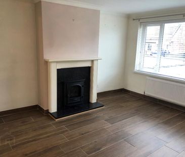 27 Kingsway, Carrickfergus, BT38 7JZ - Photo 1
