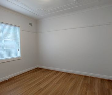 Sought-After Family Home in Bexley - Photo 1