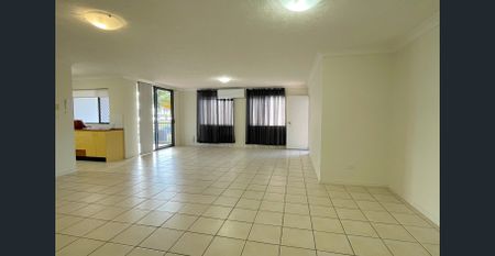 Ground Floor - Waterfront Complex! - Photo 2