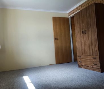 Two bedroom Elevated Unit Close To Town Centre - Photo 3