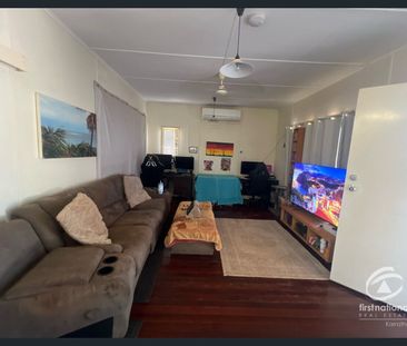 3 x 1 + POOL, SHED AND ROOM FOR THE BOAT - Photo 1