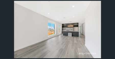 Stylish near-new four-bedroom home in a sought-after location - Photo 5