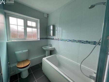 4 bedroom flat to rent - Photo 3