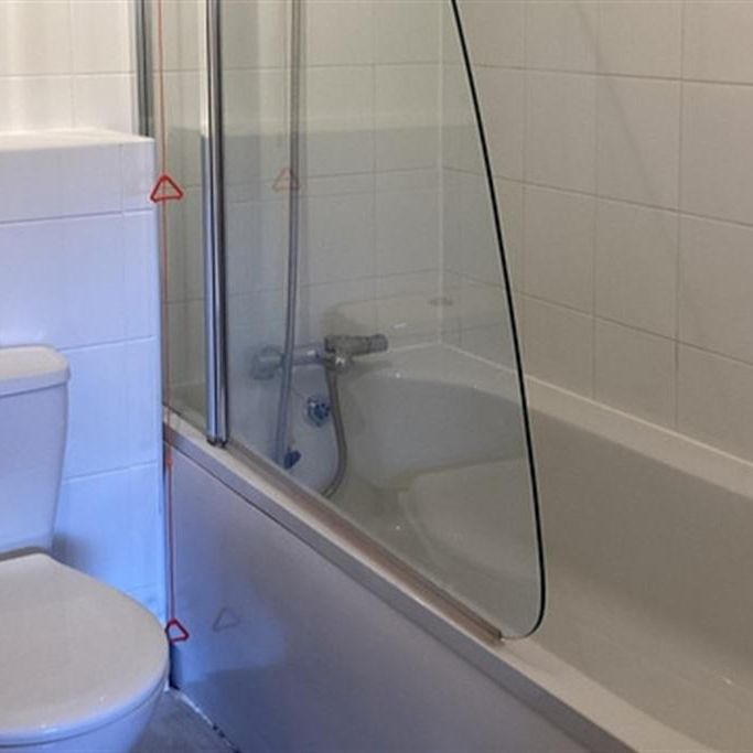 2 bedroom retirement property to rent - Photo 1