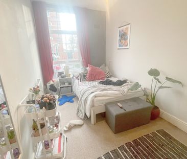 7 Bedroom Flat - Photo 3
