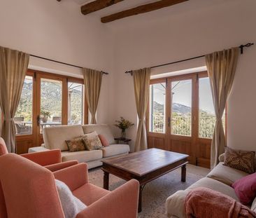 3 Bedrooms - Photo 1