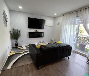 CONDO COMPLÈTEMENT MEUBLÉ ET RÉNOVÉ À LOUER - Photo 3
