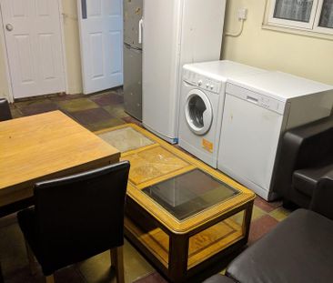 2 bedroom property to rent - Photo 1