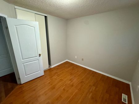 For Lease - 9 Upwood Place, Brampton, Ontario - Photo 4