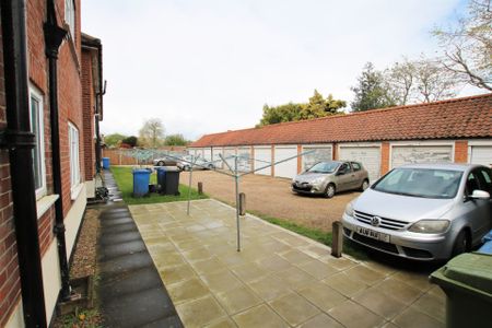 Patricia Road, Norwich - Photo 2