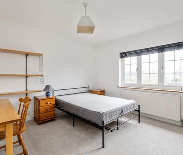 4 bed semi-detached house to rent in Station Road, Dorridge, Solihull - Photo 5