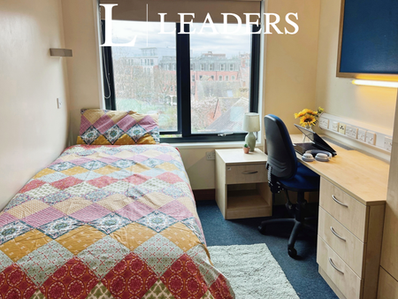 1 bedroom in a house share to rent - Photo 4