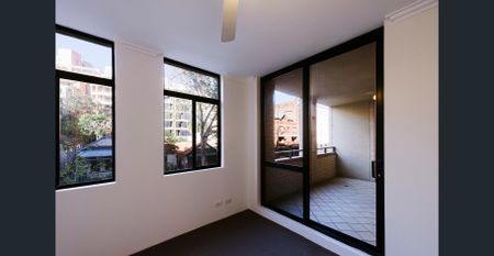 Unfurnished two bedroom apt moments from Darling Harbour - Photo 2