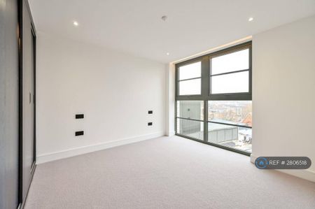 1 bedroom flat to rent - Photo 3