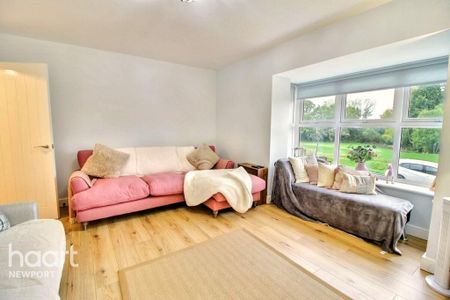 4 bedroom detached house to rent - Photo 2