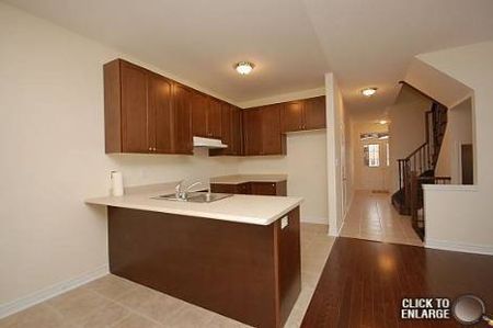 For Lease - 43 Lorenzo Circle, Brampton, Ontario - Photo 2