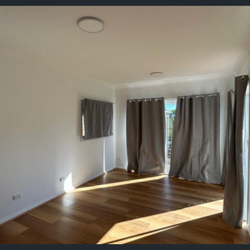 Spacious Family Living – Prime Location in Berowra Heights - Photo 1