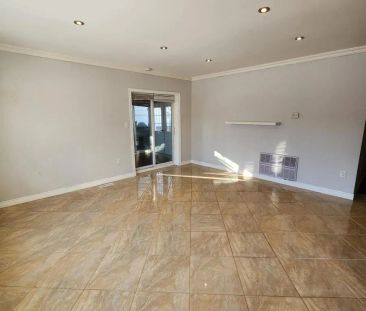 12 WICKFORD DRIVE - Photo 3