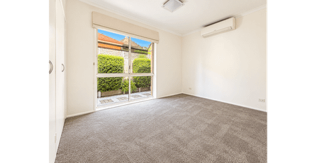 Private Standalone Villa in a Convenient Balwyn Location - Photo 2