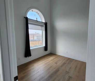 140 Simcoe Street #201 - Photo 4