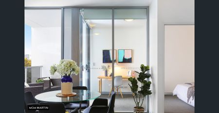 MGM MARTIN - ONE BEDROOM APARTMENT - Photo 2