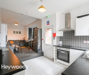 1 bed house of multiple occupation to rent in Waterloo Road, Hanley... - Photo 2