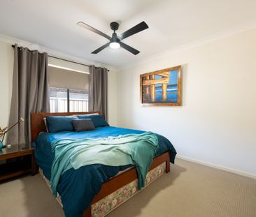 Fully Furnished Family Home just Moments from the Beach - Photo 5