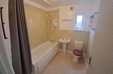 2 bedroom flat to rent - Photo 5