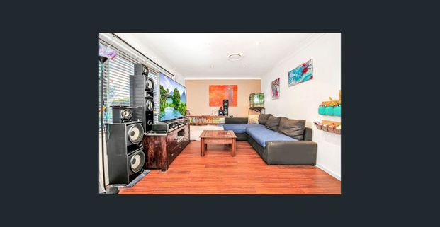 Cozy Family Home! - Photo 1