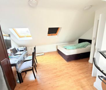 3 bedroom flat to rent - Photo 3
