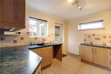 3 bedroom bungalow to rent - Photo 4