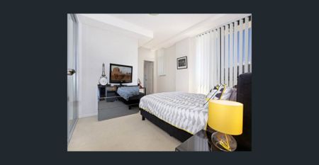 Huge L-shape Entertaining Balcony With District Views - Photo 3