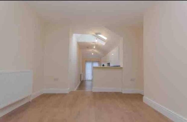4 bedroom semi-detached house to rent - Photo 1