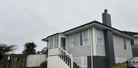 2 Bedroom Home in Titahi Bay - Photo 2