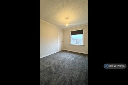 3 bedroom flat to rent - Photo 5
