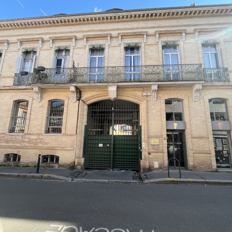 JEANNE D'ARC/ BAYARD T3bis de 94 m2 en triplex avec parking - Photo 1