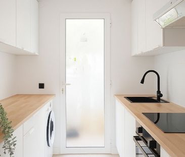 3 Bedroom Apartment For Rent in Estepona, Málaga - Photo 3