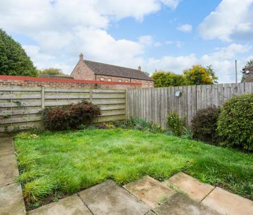 3 bedroom semi-detached house to rent - Photo 5
