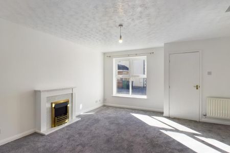 3 bedroom semi-detached house to rent - Photo 3