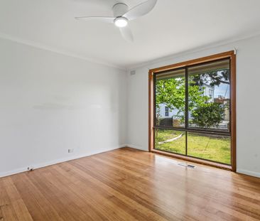 A Spacious Family Home with Beautiful Gardens & Year-Round Comfort - Photo 2