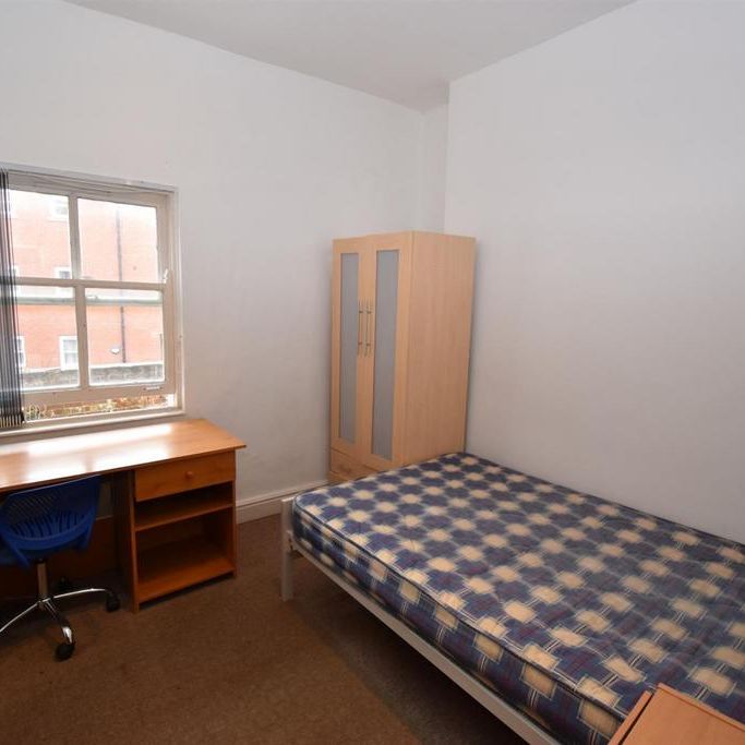 3 bedroom apartment to rent - Photo 1