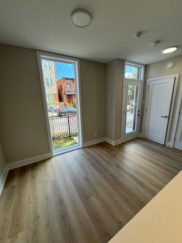 352 Lyon Street North - Photo 3