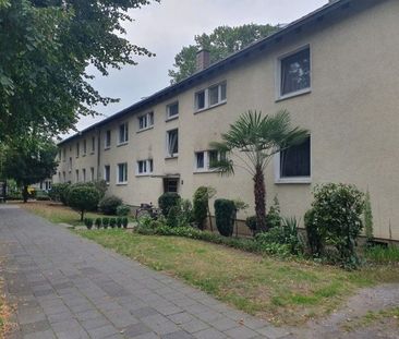 Zu Janaur: Schöne 2-Zimmer-Wohnung, saniert, Düsseldorf-Hassels - Photo 1