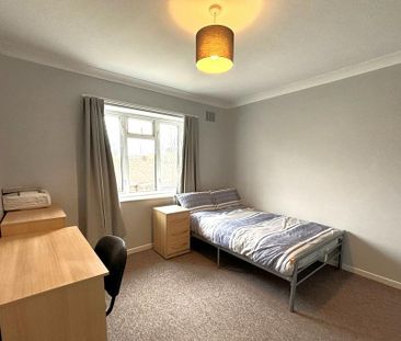 5 bedroom semi-detached house to rent - Photo 5