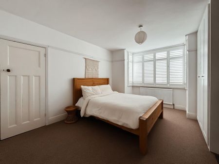 3 bedroom flat to rent - Photo 5