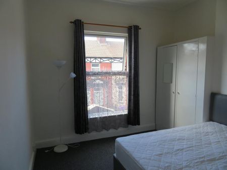 3 bedroom terraced house to rent - Photo 2