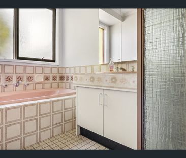 4 Bedroom Home in Sought After Area - Photo 2