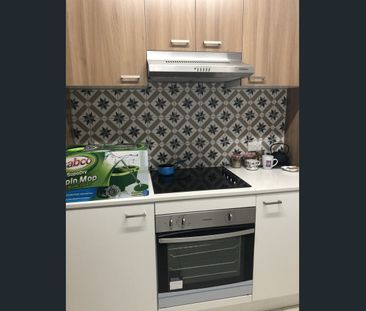 4 BEDROOMS - DOUBLE GARAGE - EXTRA LIVING AREA - 2 EN SUITES - Photo 3