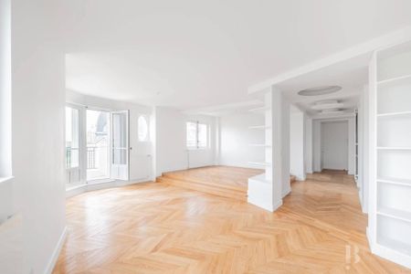 Stunning 4-Bedroom Apartment in Paris 7ème - Photo 2