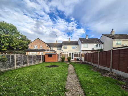 3 bedroom mid terraced house to rent, - Photo 4